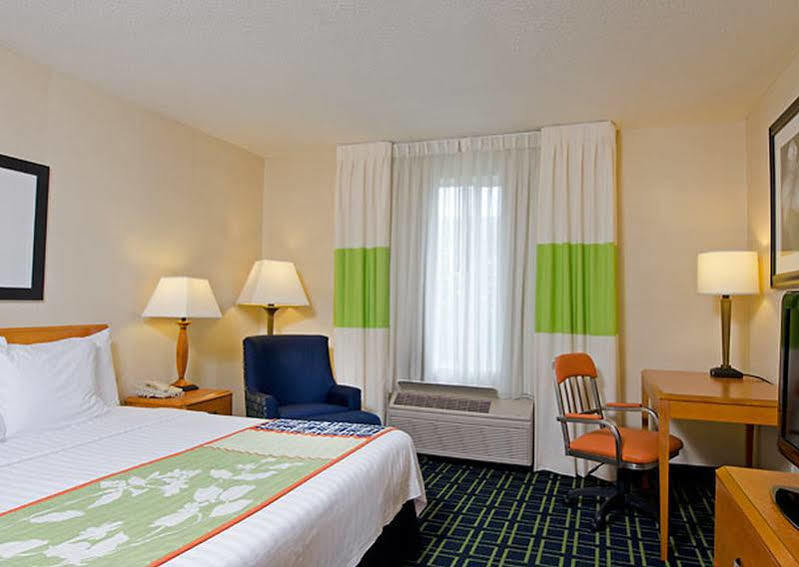 Fairfield Inn & Suites By Marriott Columbus East Reynoldsburg Buitenkant foto